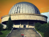 a building with a large dome on top of it